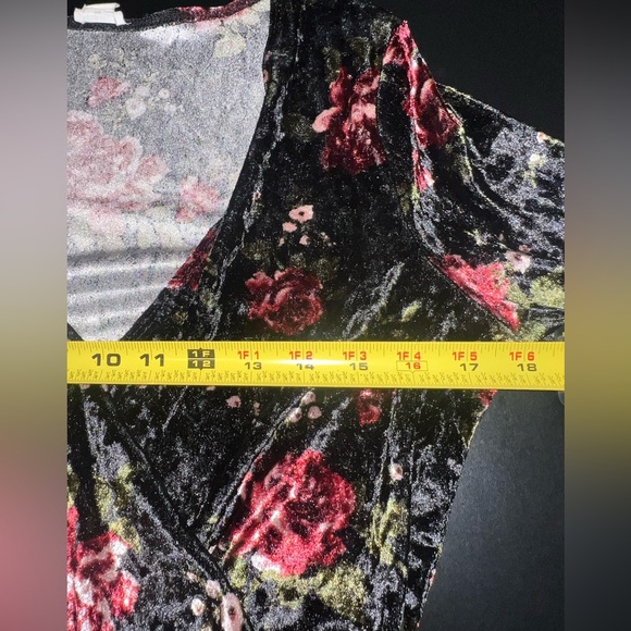 Garage Black velvet floral Skort romper size Large GUC - Picture 6 of 7